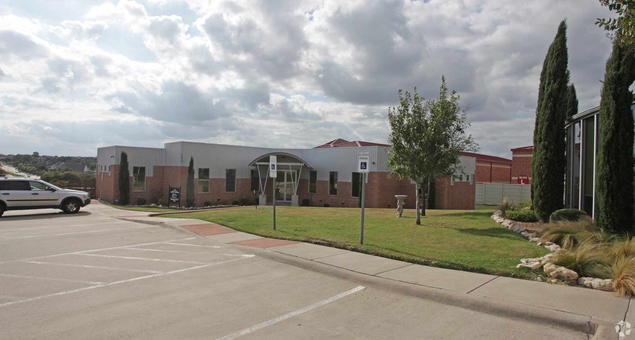 7535 Oakmont Blvd, Fort Worth, TX for lease Primary Photo- Image 1 of 5