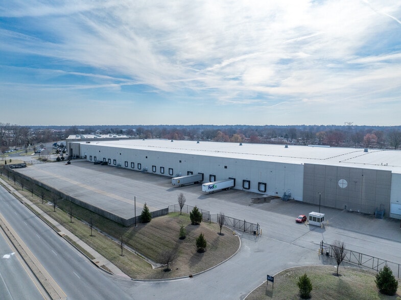 5100 Jeff Commerce Dr, Louisville, KY for lease - Building Photo - Image 2 of 6