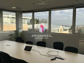 Office in Saint-Germain-en-Laye for lease Interior Photo- Image 2 of 10