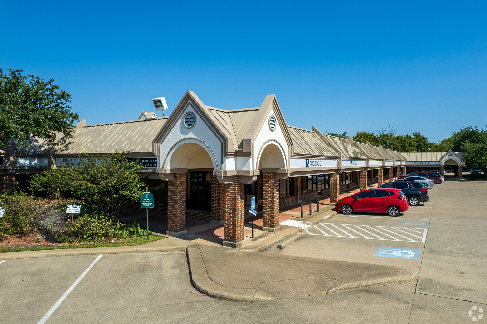 2441-2485 Forest Park Blvd, Fort Worth, TX for lease Building Photo- Image 1 of 21