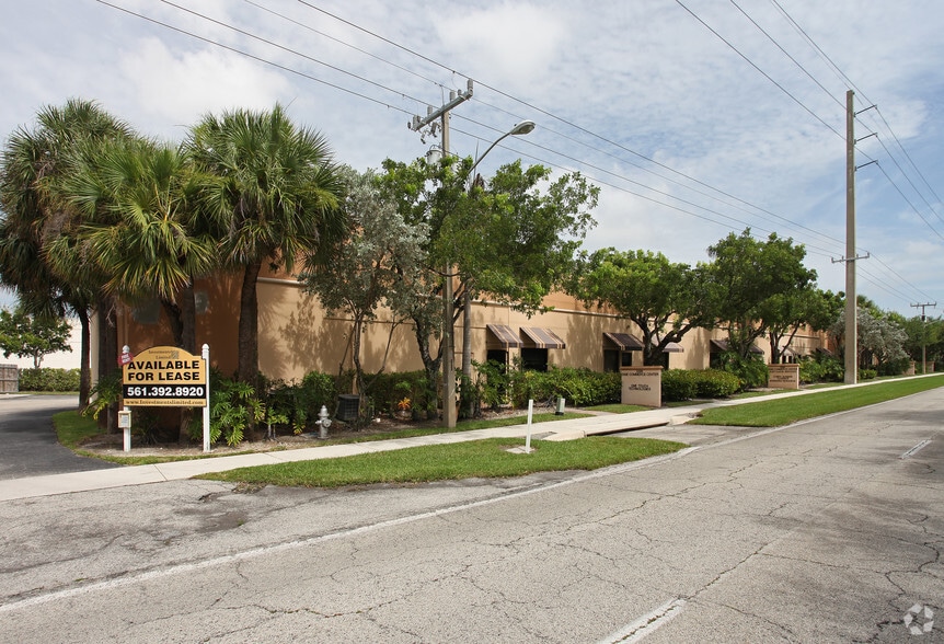 3595 N Dixie Hwy, Boca Raton, FL for lease - Primary Photo - Image 1 of 3