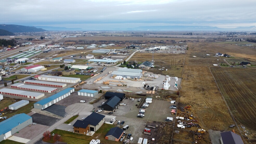 77 Hunter Cir, Kalispell, MT for sale - Building Photo - Image 2 of 14