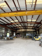 1221 Indiana St, Humble, TX for lease Interior Photo- Image 2 of 6