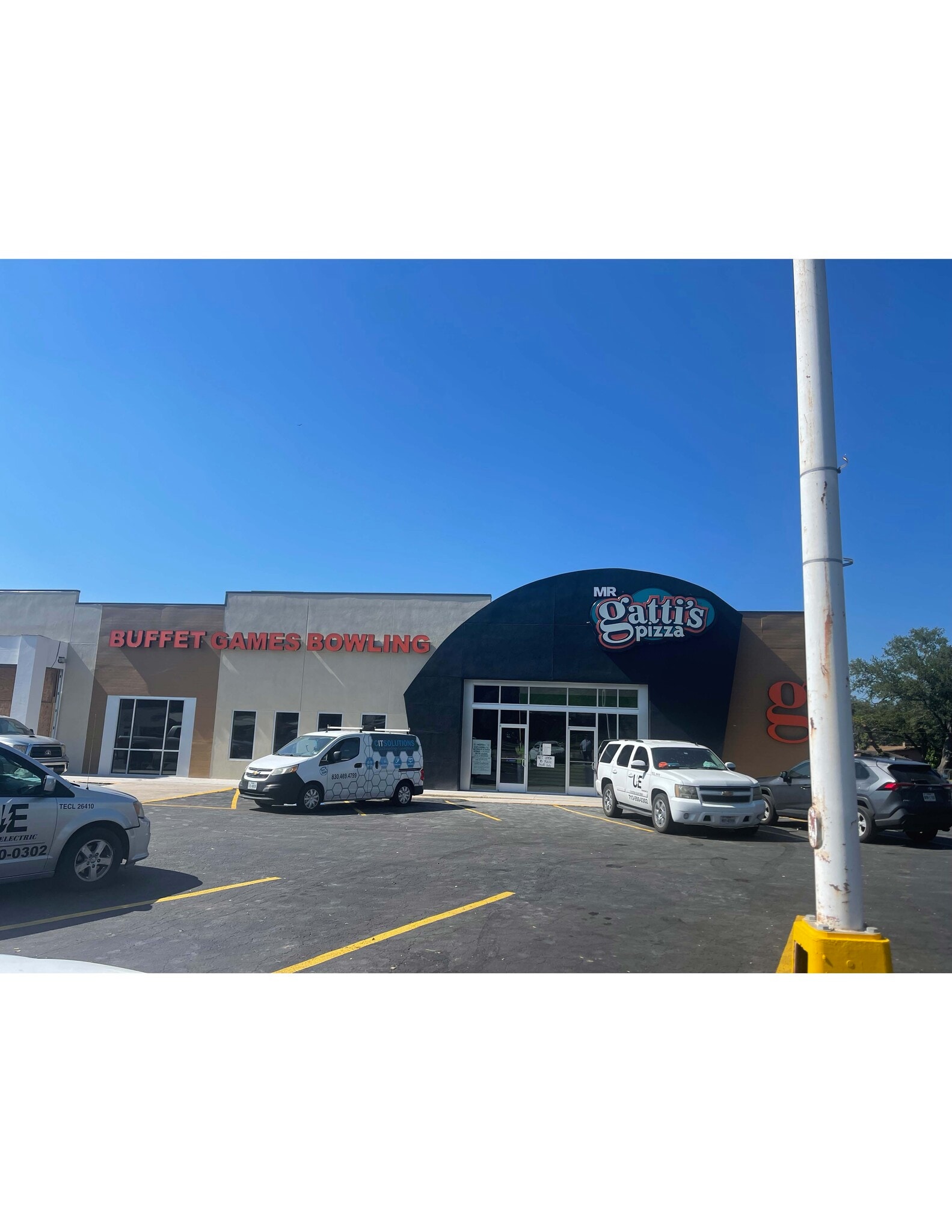 404 W Main St, Uvalde, TX for sale Building Photo- Image 1 of 1