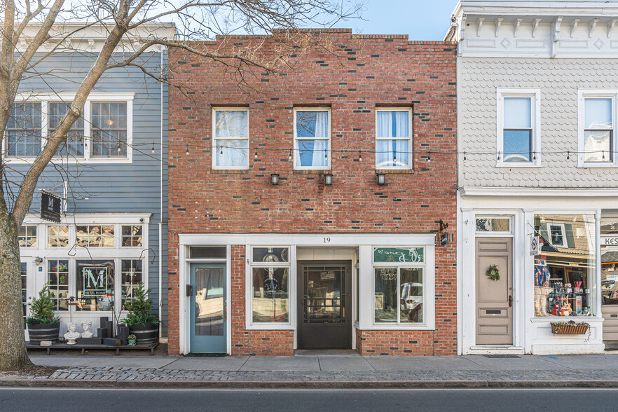 19 Front St, Greenport, NY for sale - Building Photo - Image 1 of 1