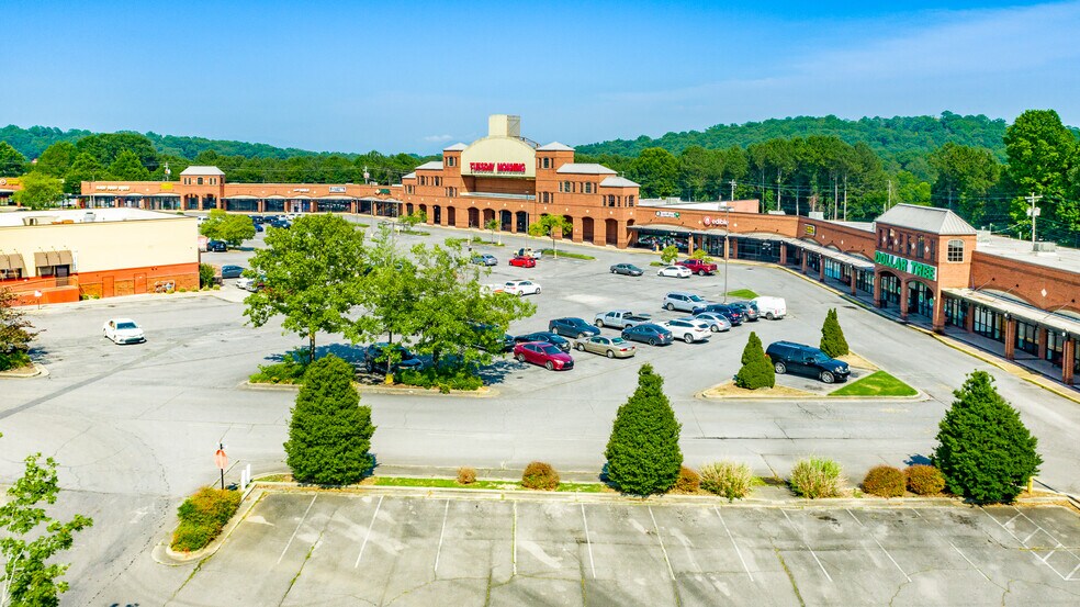 1001 Market St, Dalton, GA 30720 Market Street Shops