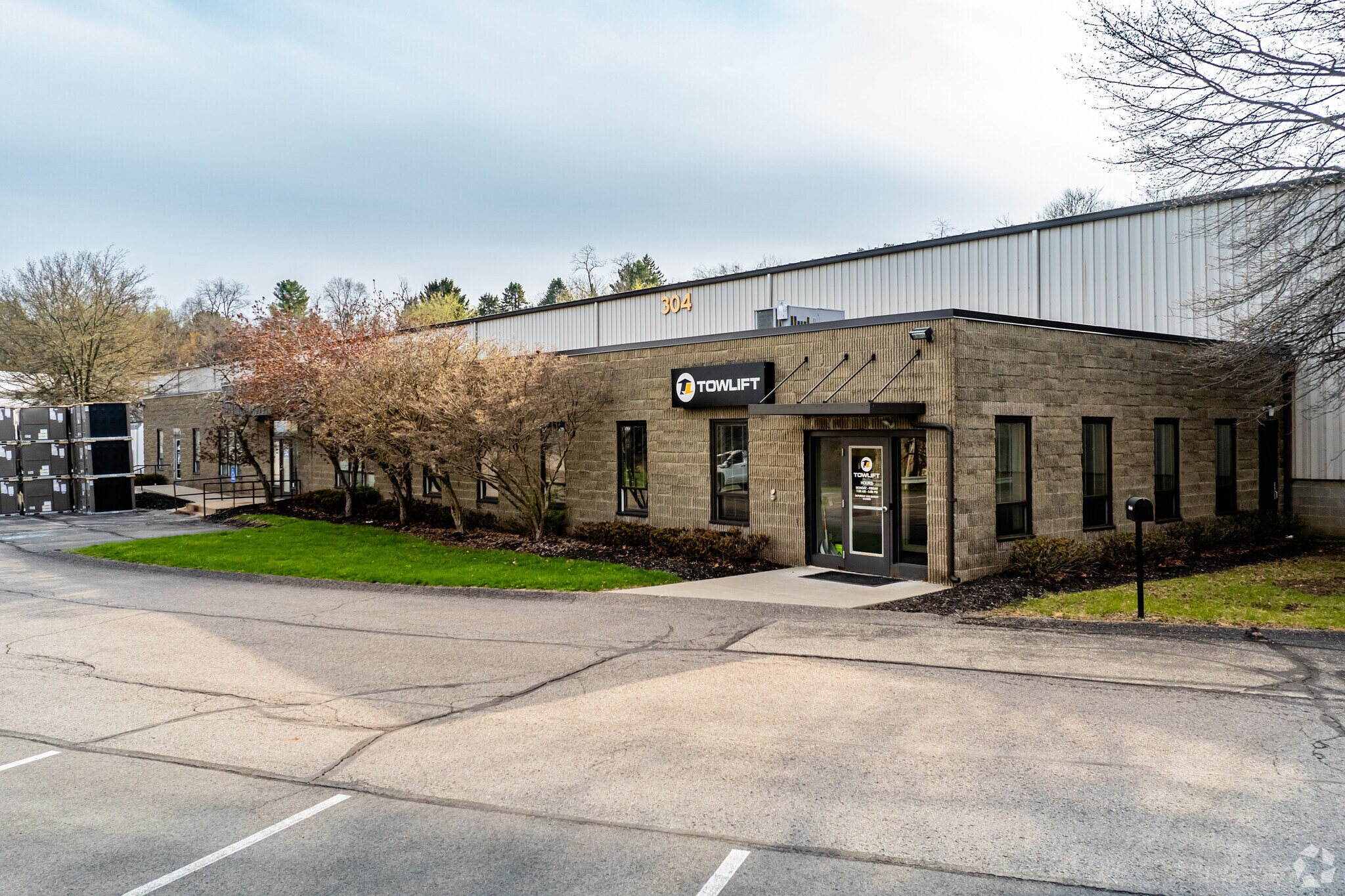 304 Deer Run Rd, Sewickley, PA for sale Primary Photo- Image 1 of 1