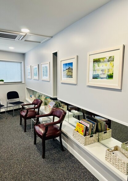 50 Adams St, Newtonville, MA for sale - Lobby - Image 2 of 24