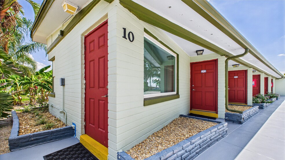 6264 Alligator Lake Shr E, Saint Cloud, FL for sale - Building Photo - Image 3 of 18