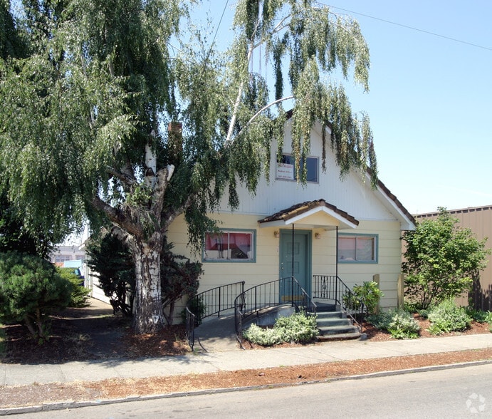 120 Engle Ave, Molalla, OR for sale - Primary Photo - Image 1 of 1