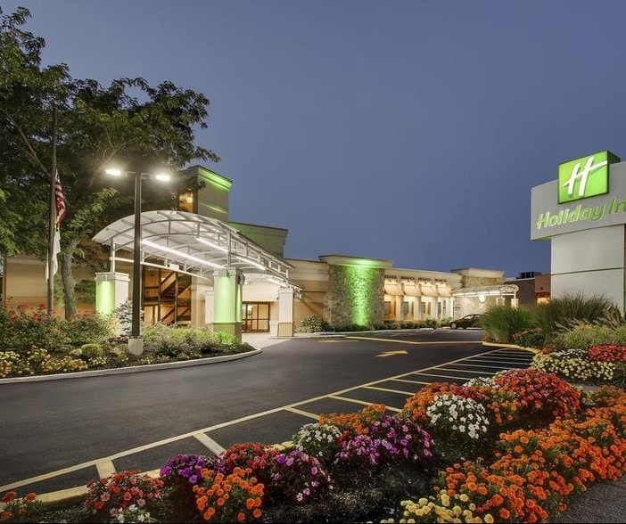 369 Old Country Rd, Carle Place, NY 11514