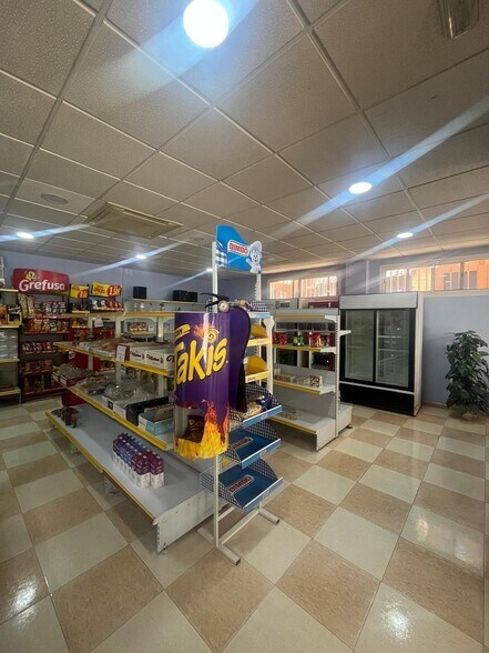 Retail in Cáceres, Cáceres for sale - Building Photo - Image 2 of 11