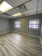 398 W Bagley Rd, Berea, OH for lease Interior Photo- Image 2 of 3