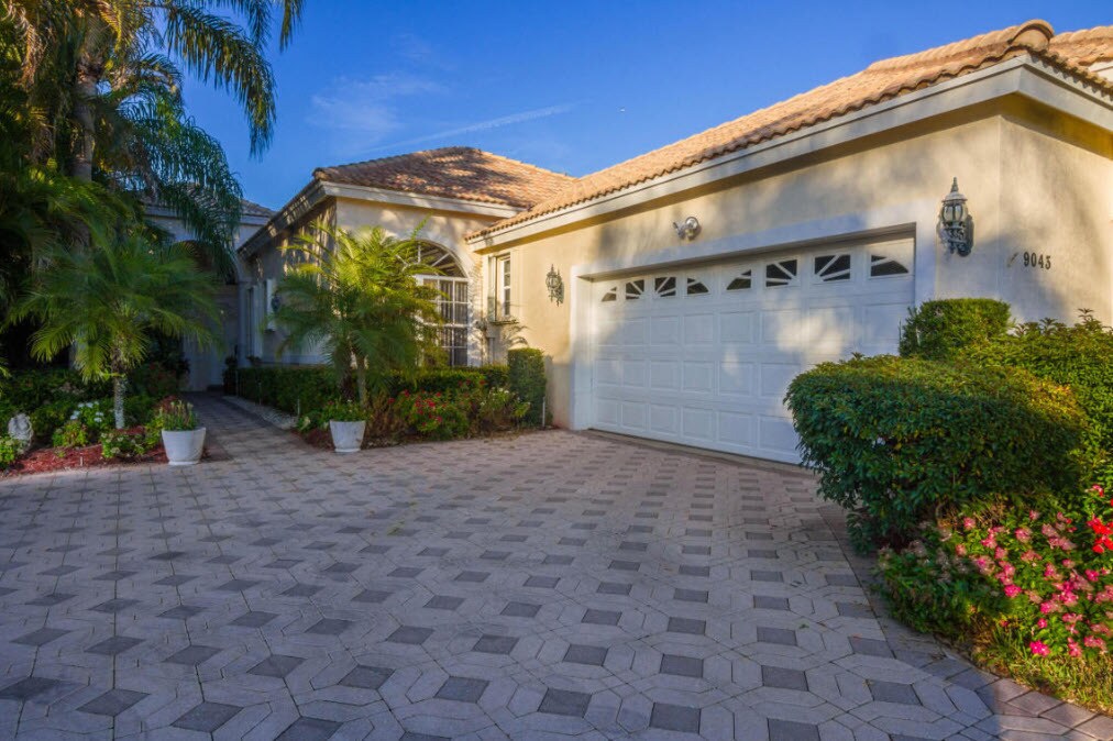 9043 Long Lake Palm Dr, Boca Raton, FL for sale Primary Photo- Image 1 of 2