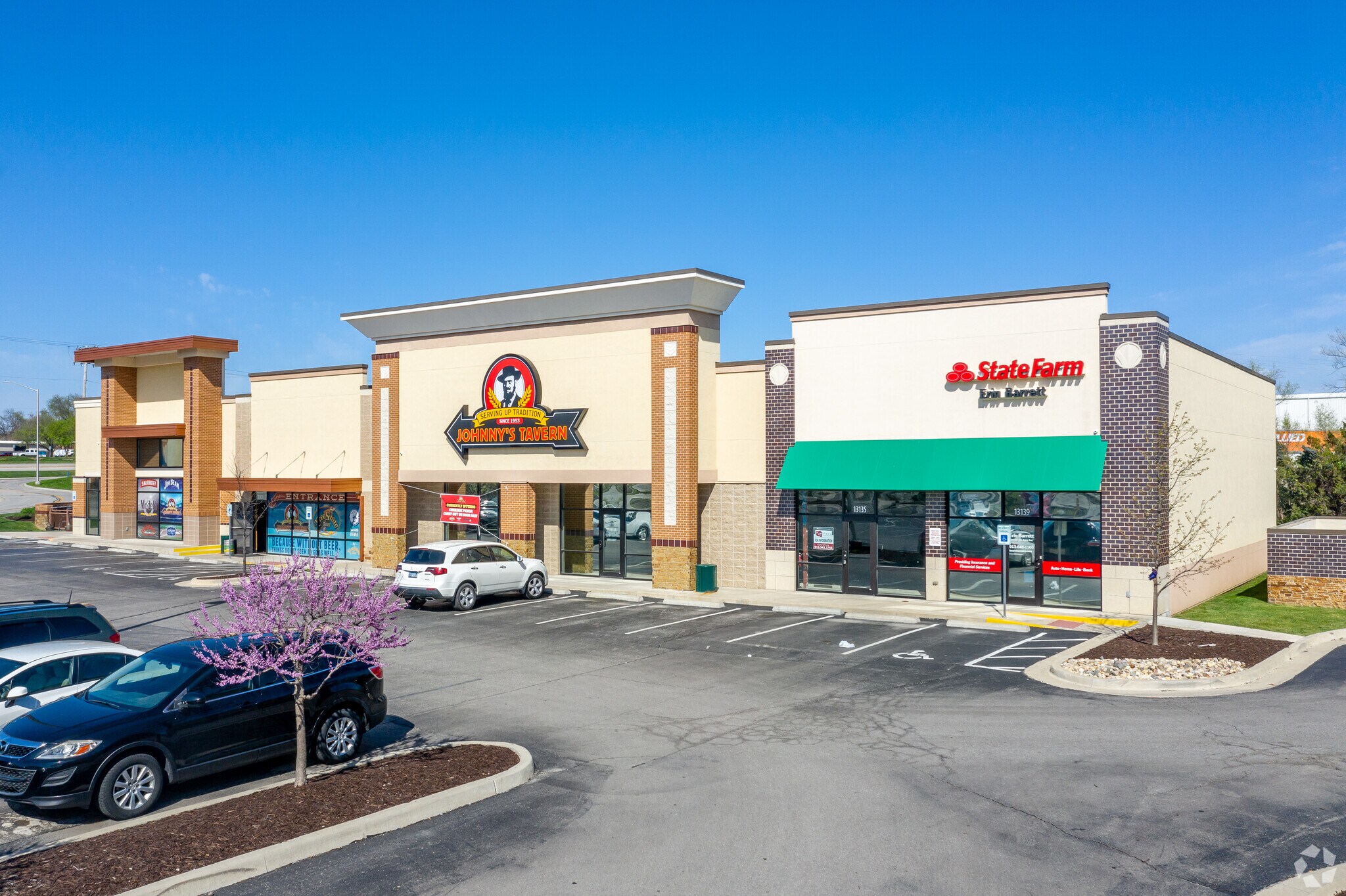 13131-13139 Shawnee Mission Pky, Shawnee, KS for sale Primary Photo- Image 1 of 1