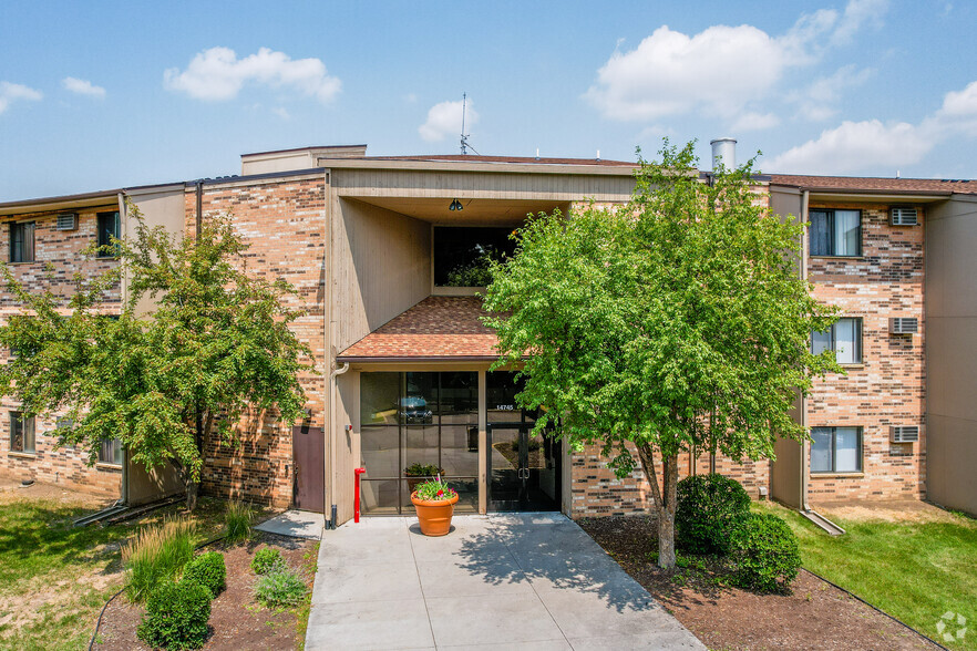 14701 Portland Ave S, Burnsville, MN for sale - Primary Photo - Image 1 of 1