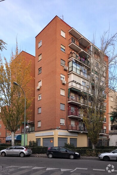 Calle Isaac Peral, 3, Móstoles, Madrid for lease - Primary Photo - Image 1 of 2