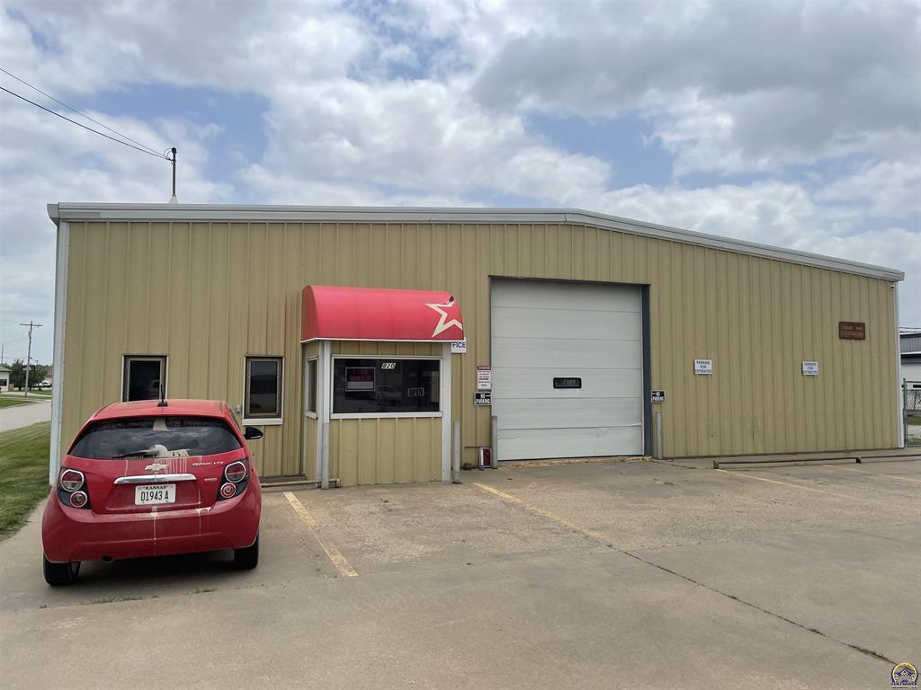 820 Graham St, Emporia, KS 66801