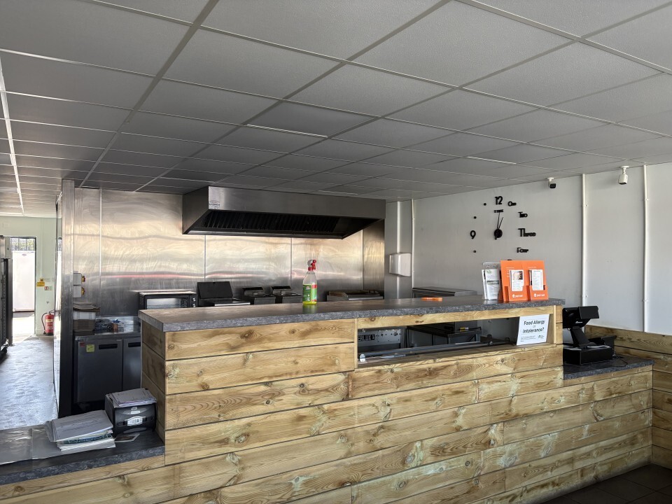 Birchwood Ave, Lincoln for lease Interior Photo- Image 1 of 2