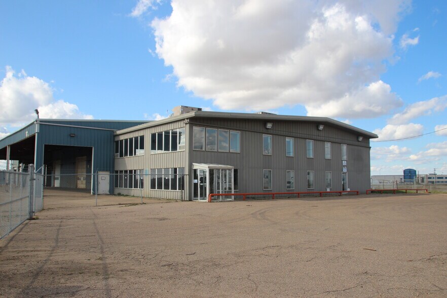 1806 5 St, Nisku, AB T9E 7V5