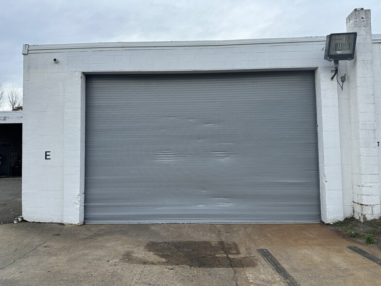 54 Union Ave, Ronkonkoma, NY for lease - Building Photo - Image 2 of 5