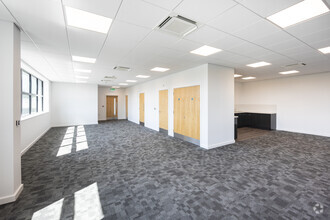 Mill Way, Sittingbourne for lease Interior Photo- Image 1 of 5