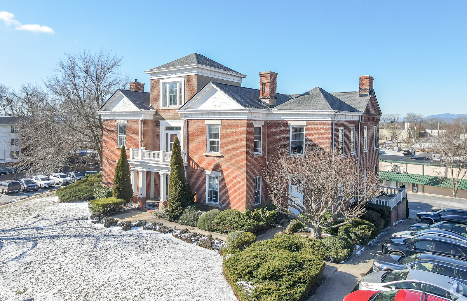 29 Ravenscroft Dr, Asheville, NC for sale Primary Photo- Image 1 of 1