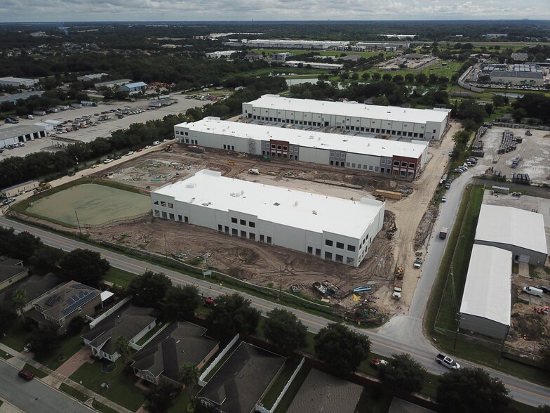 603 Hennis Rd, Winter Garden, FL for lease - Building Photo - Image 2 of 4