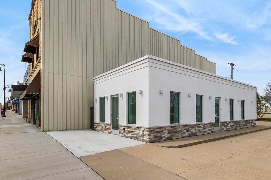 102 W Wisconsin Ave, Kaukauna, WI 54130