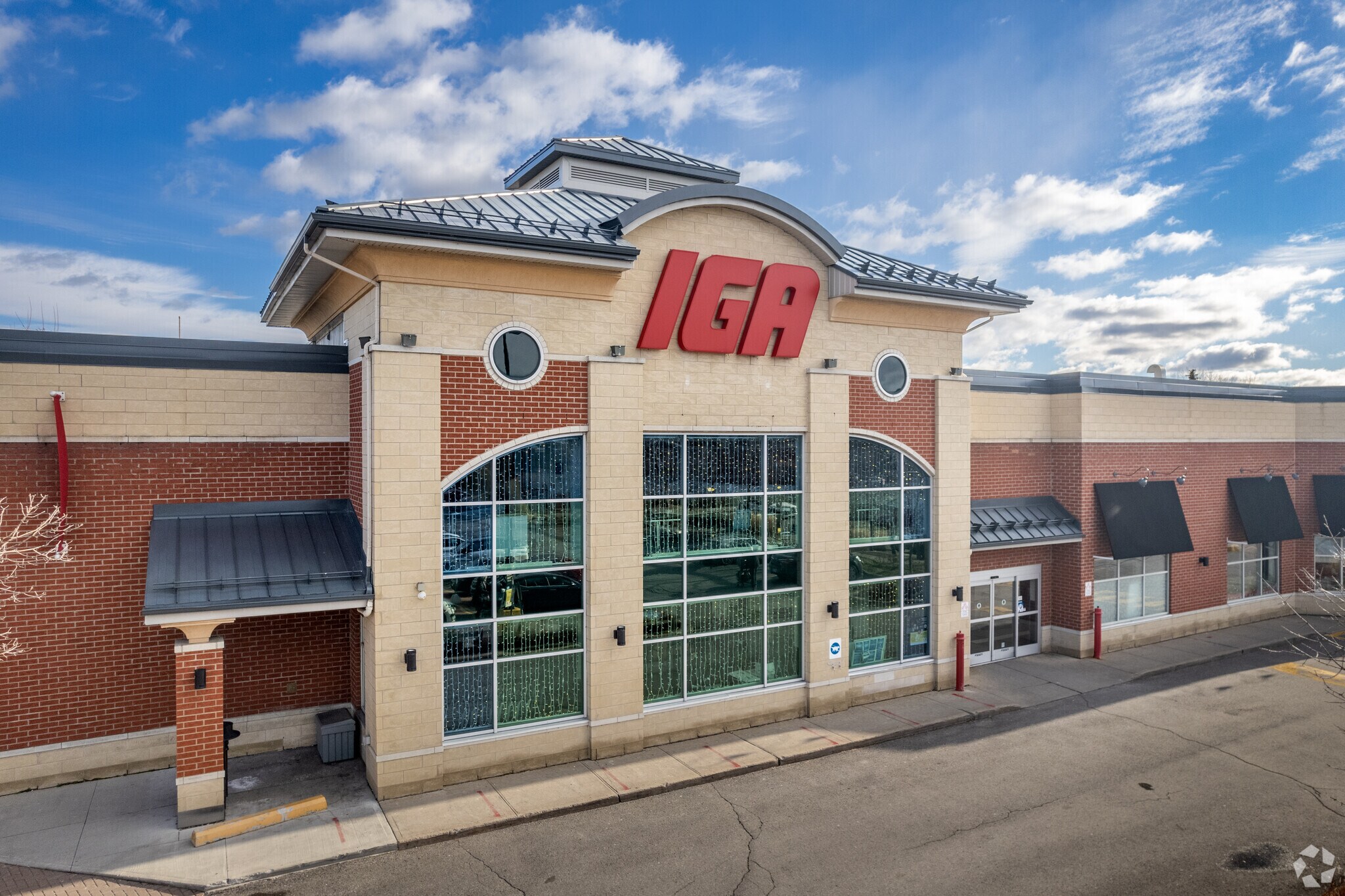 38 Pl du Commerce, Montréal, QC for sale Building Photo- Image 1 of 1