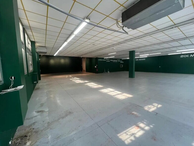 Retail in Vallauris for lease - Building Photo - Image 2 of 9