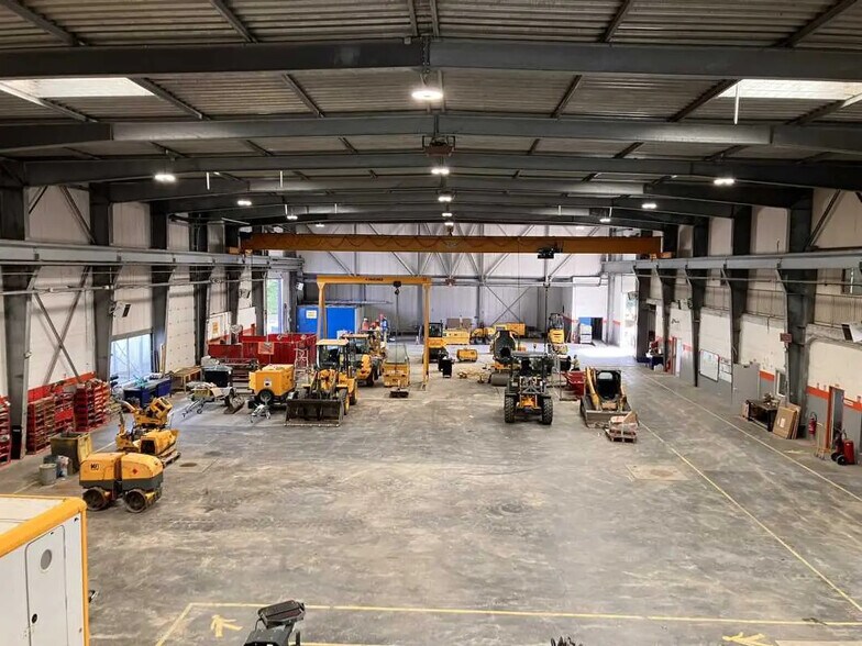 178 Rue De La Belle Etoile, Roissy-en-France for lease - Interior Photo - Image 1 of 17