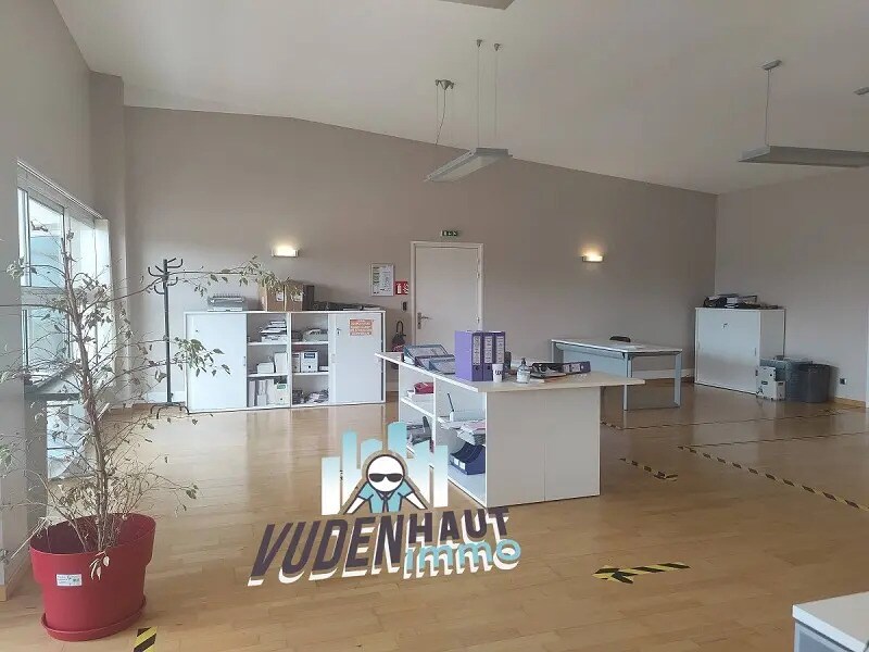 Office in Tournefeuille for lease Interior Photo- Image 1 of 10