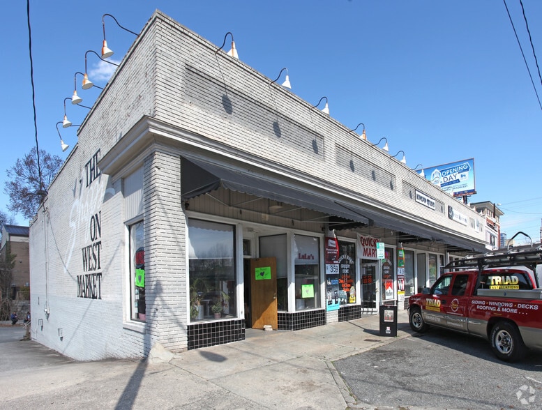 708-720 W Market St, Greensboro, NC for lease - Building Photo - Image 1 of 4