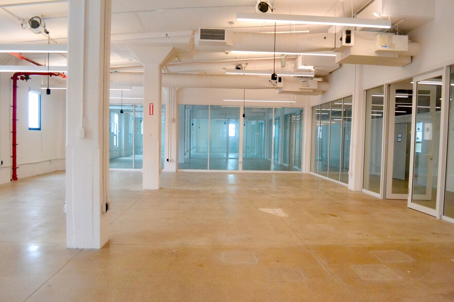 610 W 26th St, New York, NY for lease - Interior Photo - Image 2 of 14