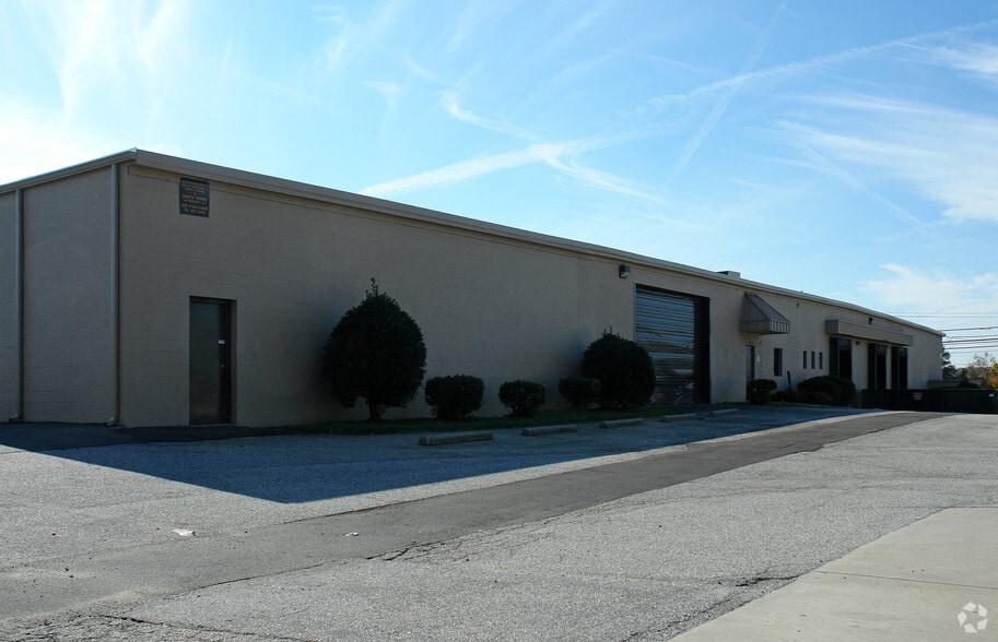 101 E Carteret St, Greensboro, NC for lease - Primary Photo - Image 1 of 17
