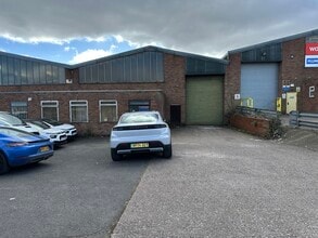 Stockton Close, Walsall for lease Building Photo- Image 1 of 3