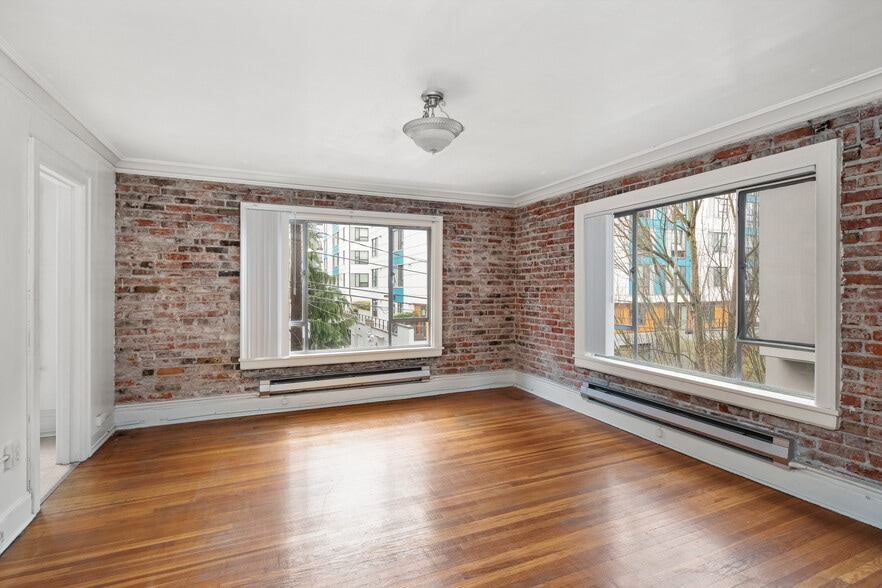 603 Pontius Ave N, Seattle, WA for sale - Building Photo - Image 2 of 10