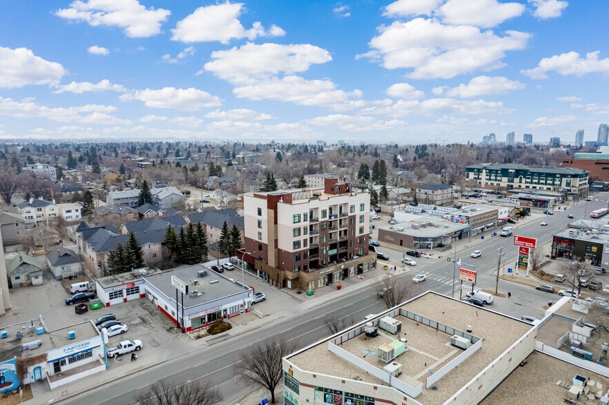 1406 Centre St NE, Calgary, AB for sale - Aerial - Image 2 of 5