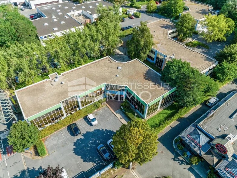 Office in Saint-Thibault-des-Vignes for lease - Aerial - Image 1 of 4