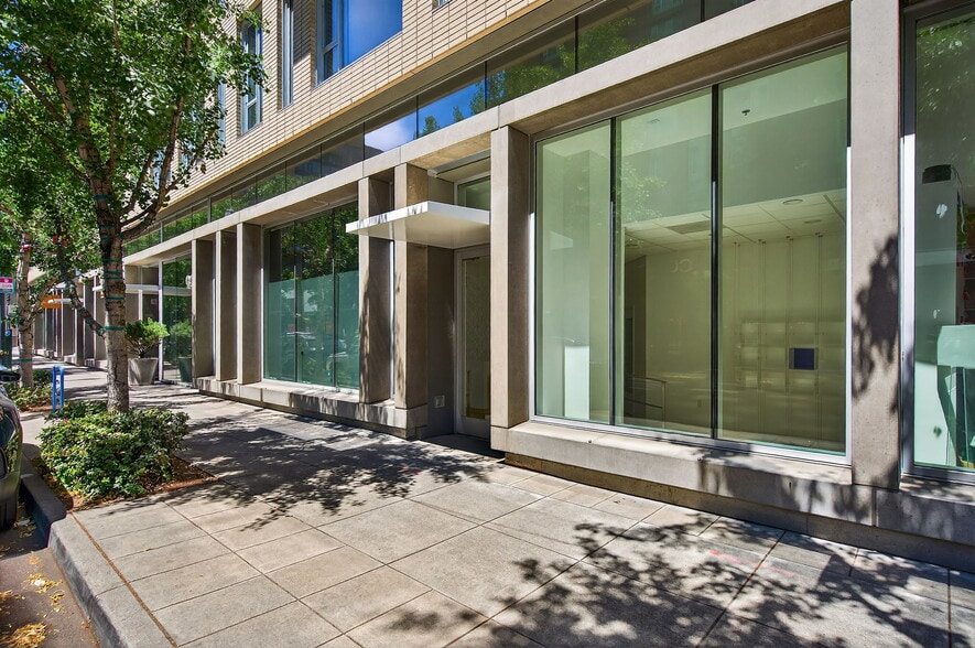 923 NW Glisan St, Portland, OR for lease - Building Photo - Image 3 of 3