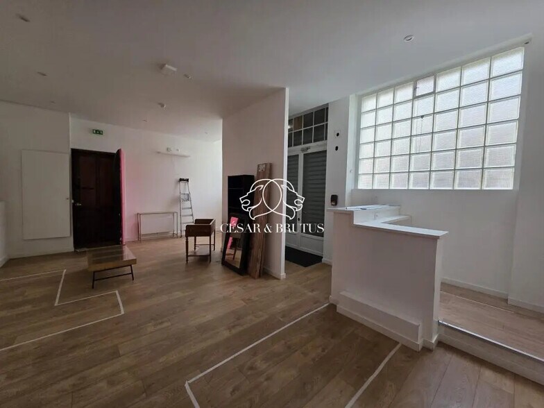 Retail in Lyon for lease - Interior Photo - Image 3 of 4