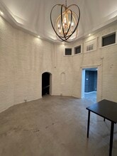 11-25 Middle Neck Rd, Great Neck, NY for lease Interior Photo- Image 2 of 5