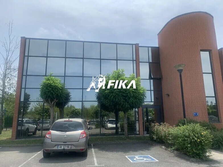 Office in Toulouse for lease - Building Photo - Image 1 of 6