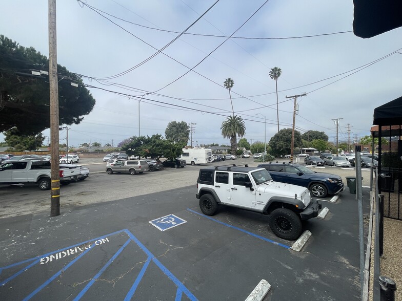 2494-2498 E Main St, Ventura, CA for lease - Building Photo - Image 3 of 11