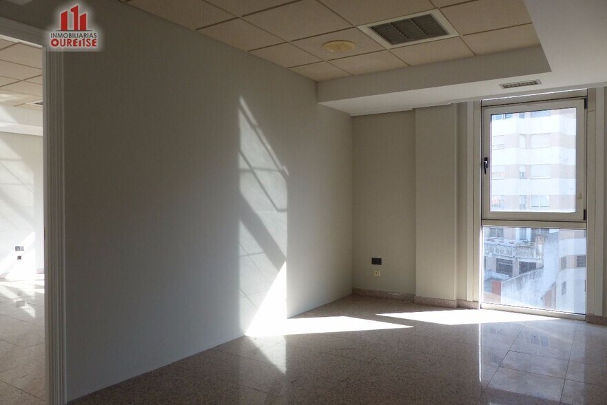 Office in Ourense, Orense for lease - Building Photo - Image 3 of 12