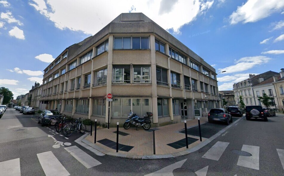 17 Rue De Rivière, Bordeaux for lease - Building Photo - Image 1 of 3