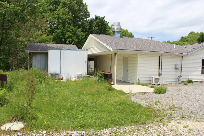 8484 SharonMercer Rd, Mercer, PA 16137