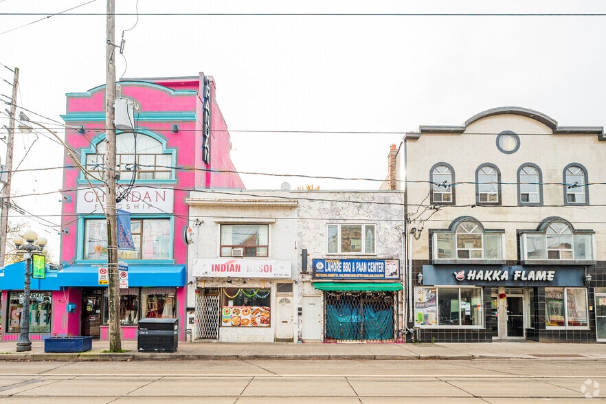 1435-1437 Gerrard St, Toronto, ON for lease - Building Photo - Image 2 of 2