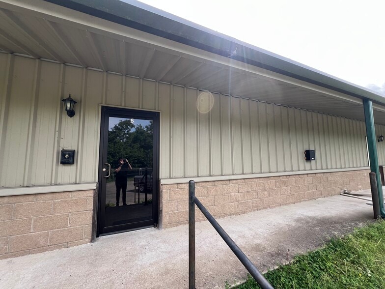 918 W Choctaw St, Tahlequah, OK for lease - Building Photo - Image 2 of 11